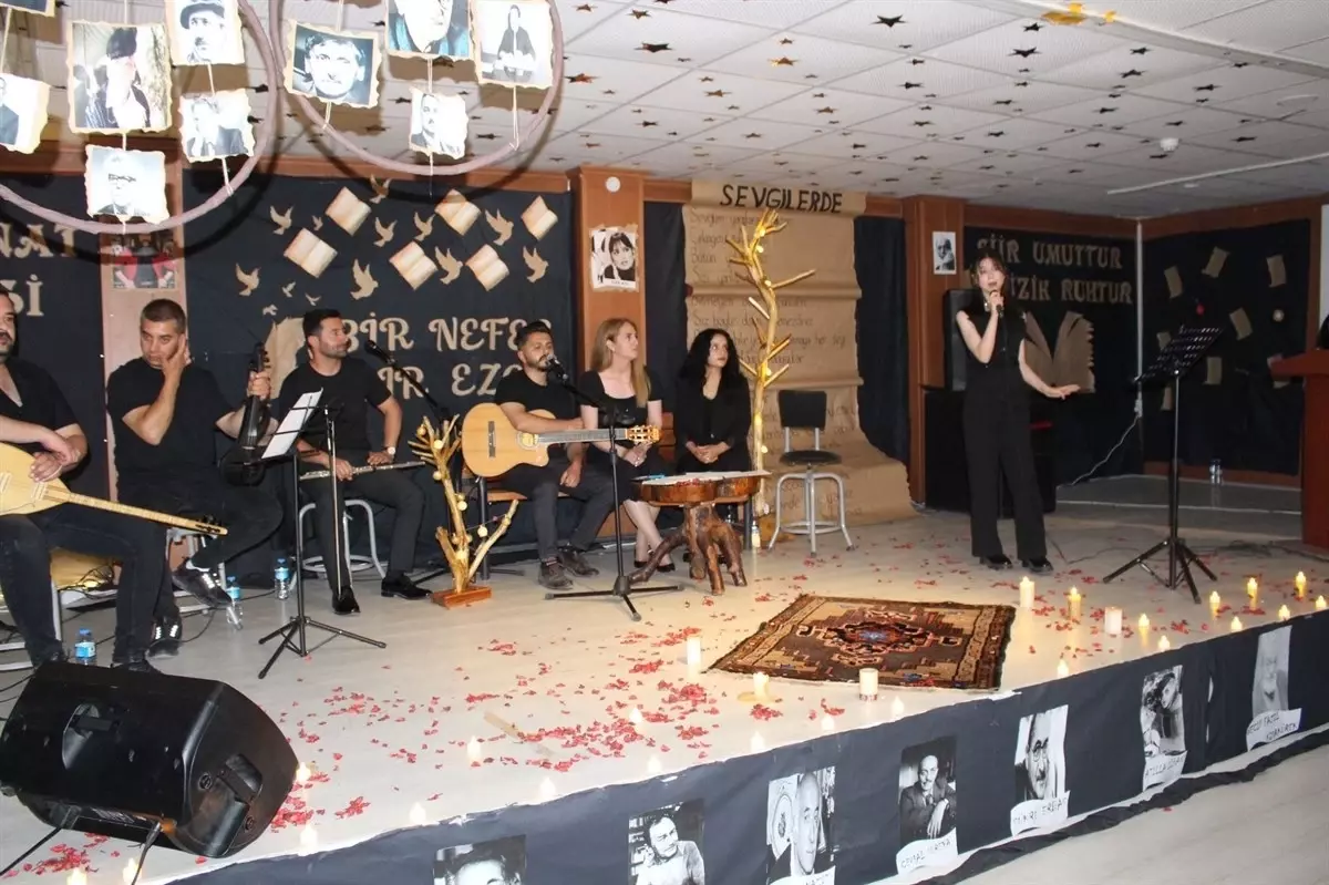 Çaldıran'da Şiir ve Müzik Dinletisi
