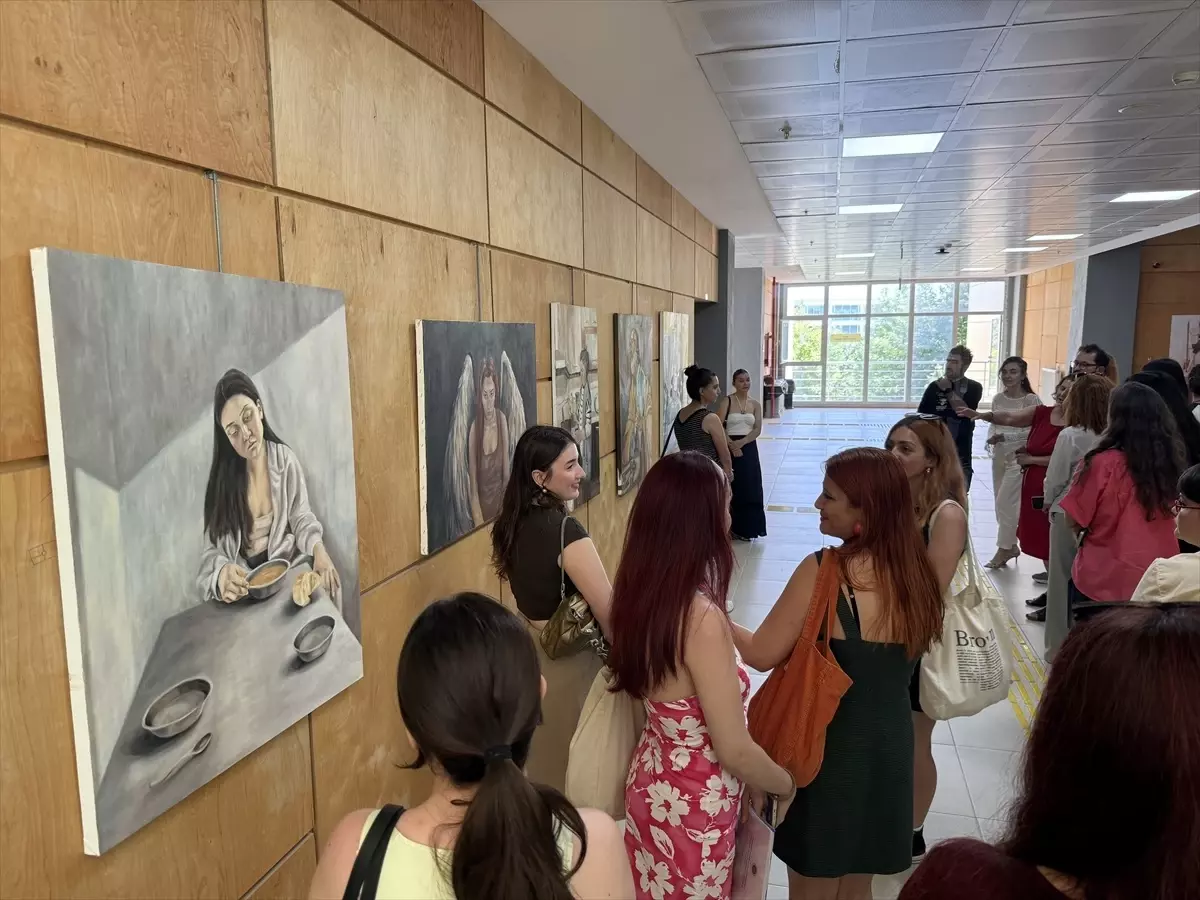 NKÜ Öğrencilerinin Resim Sergisi Açıldı