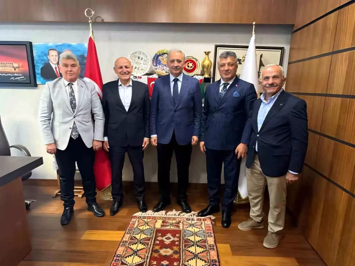 Başkan Kul, Öğrencisi Kadem Mete'yi Ziyaret Etti