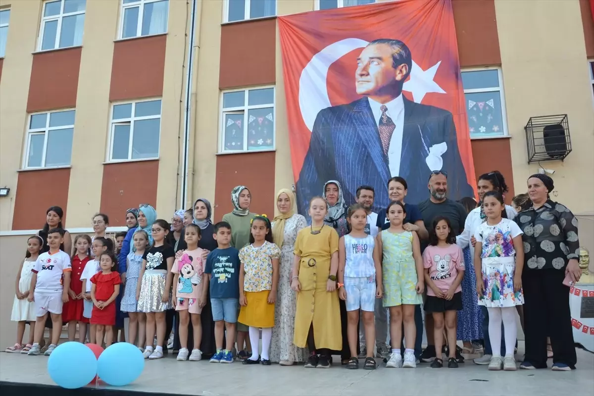 Karamürsel'de Kitap Okuma Yarışması Ödülleri Verildi