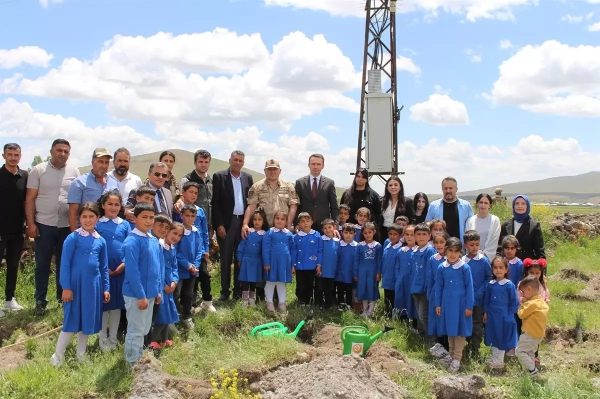 Çaldıran'da Fidan Dikimi Etkinliği
