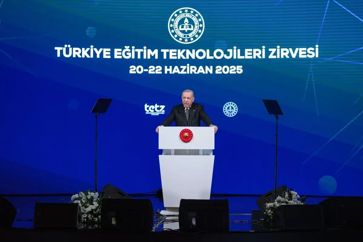 Cumhurbaşkanı Erdoğan, 'Türkiye Eğitim Teknolojileri Zirvesi'nde konuştu (2)