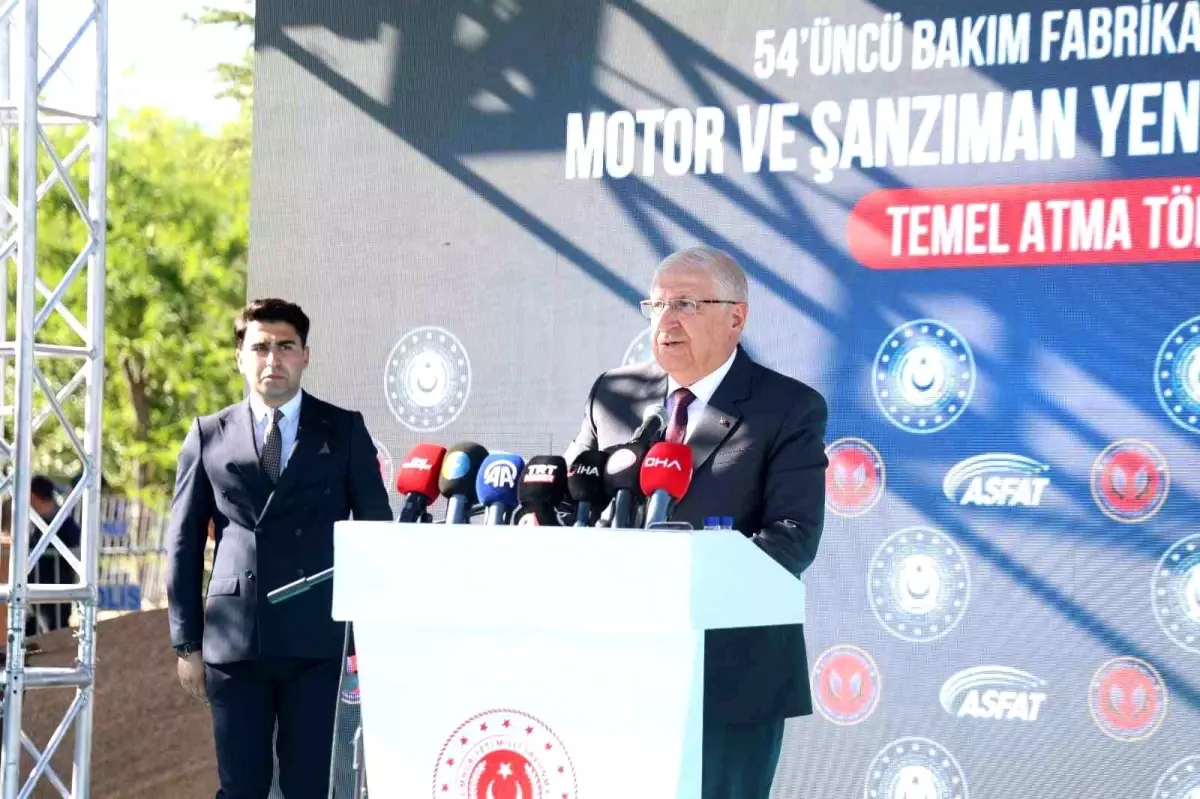 Bakan Güler: 'Yaşadığımız stratejik coğrafya, yerli ve milli savunma ürünleriyle donatılmış etkin ve caydırıcı bir orduya sahip olmamızı mecburi...