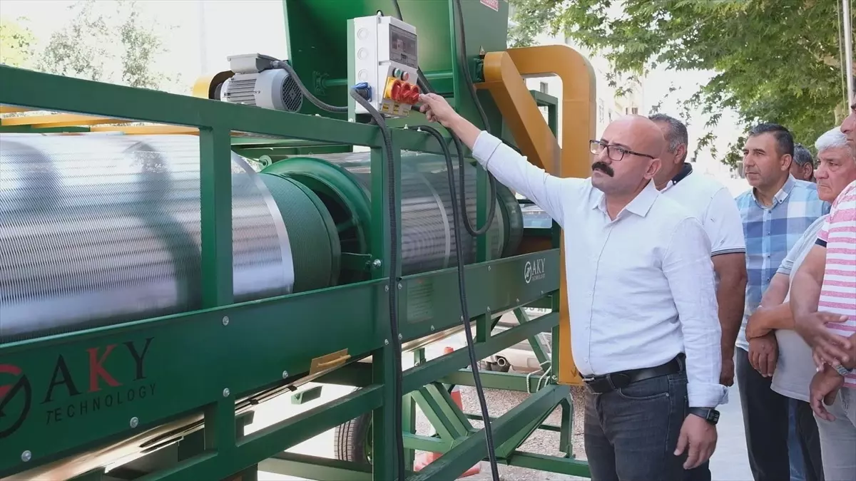 Mersin Mut'ta Mobil Tohum Eleme Makinesi