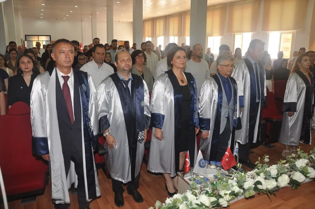 EÜ'de Mezuniyet Coşkusu