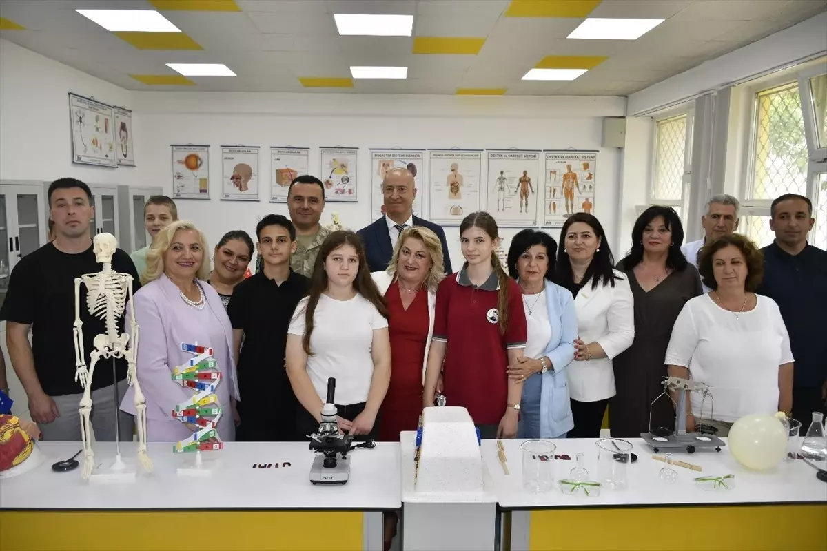 Kosova'da Fen Laboratuvarı Açılışı