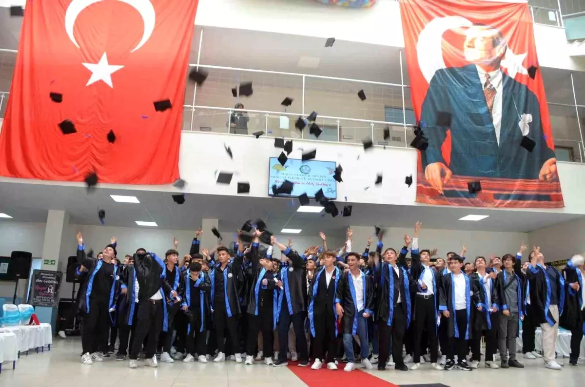 Çaycuma'da Coşkulu Mezuniyet Töreni