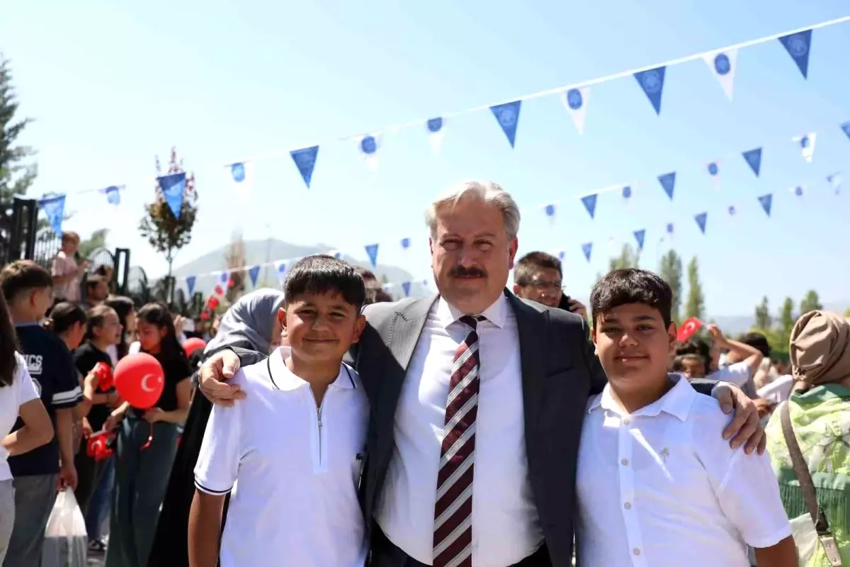 Melikgazi'de Karne Dağıtım Töreni Gerçekleşti