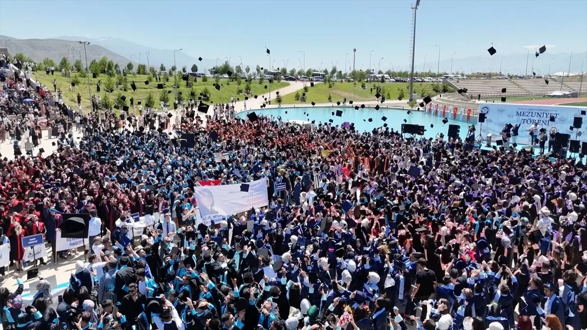 EBYÜ 2024-2025 Mezuniyet Töreni Yapıldı