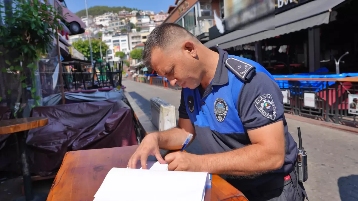 Alanya'da Eşcinsel Eylemlere Geçici Mühür