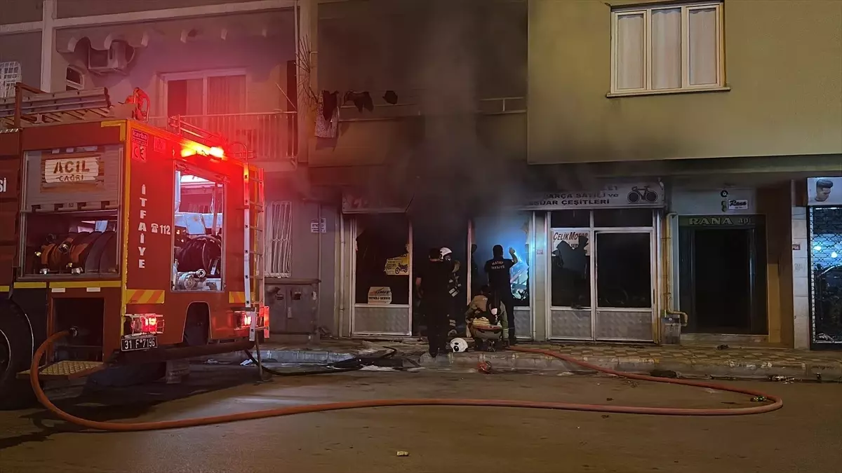 İskenderun'da Motosiklet Tamircisinde Yangın