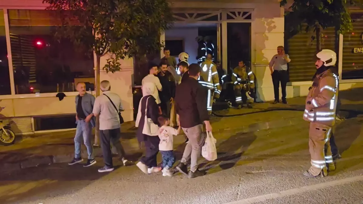Fatih'te Otelde Yangın