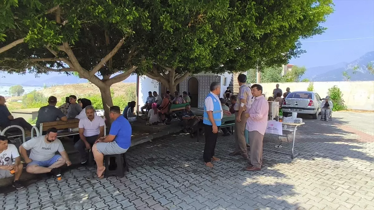 Anamur'da YKS Öğrilerine İkram