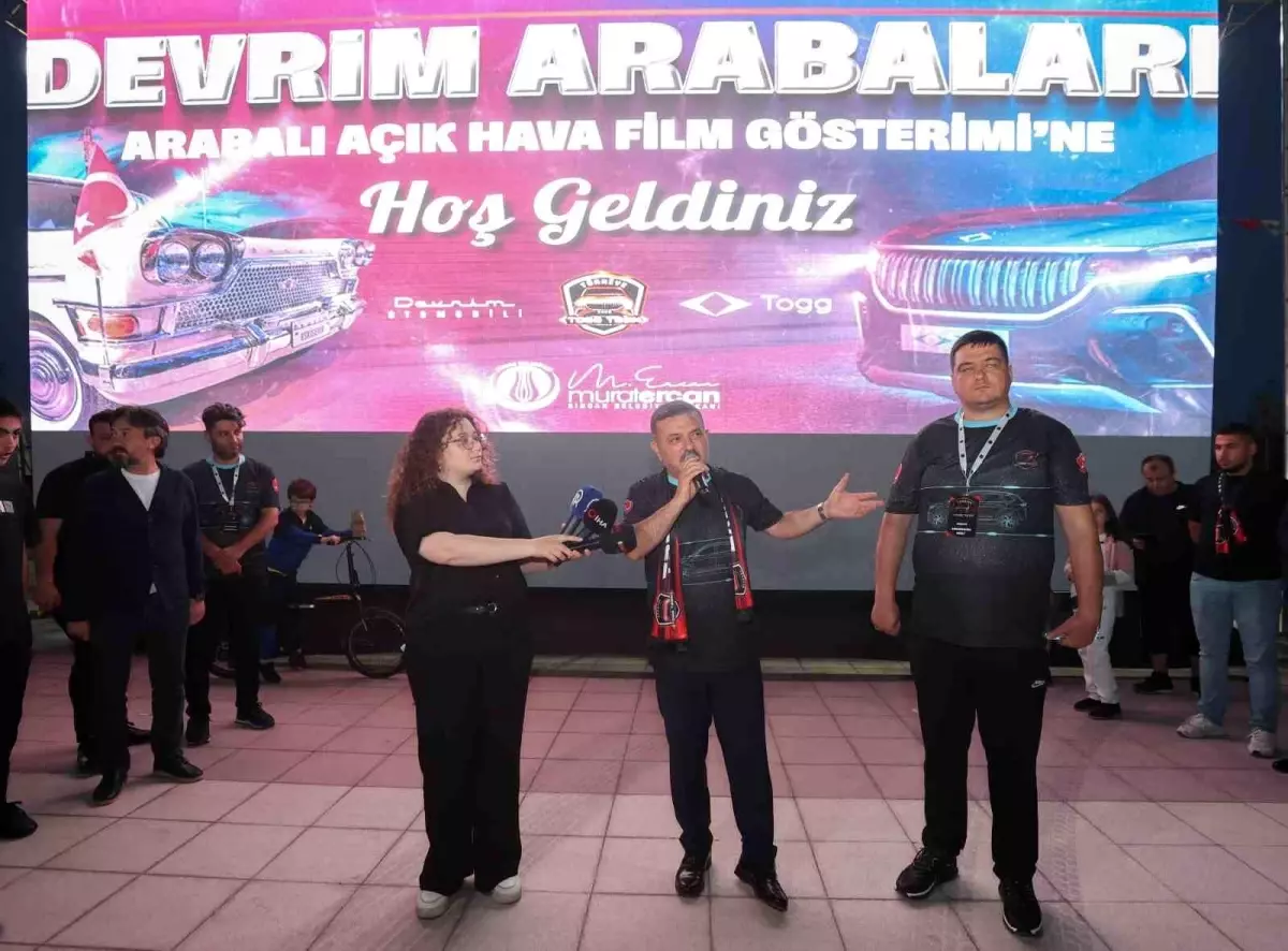 Sincan'da 'Devrim Arabaları' Açık Hava Sineması Etkinliği Gerçekleştirildi