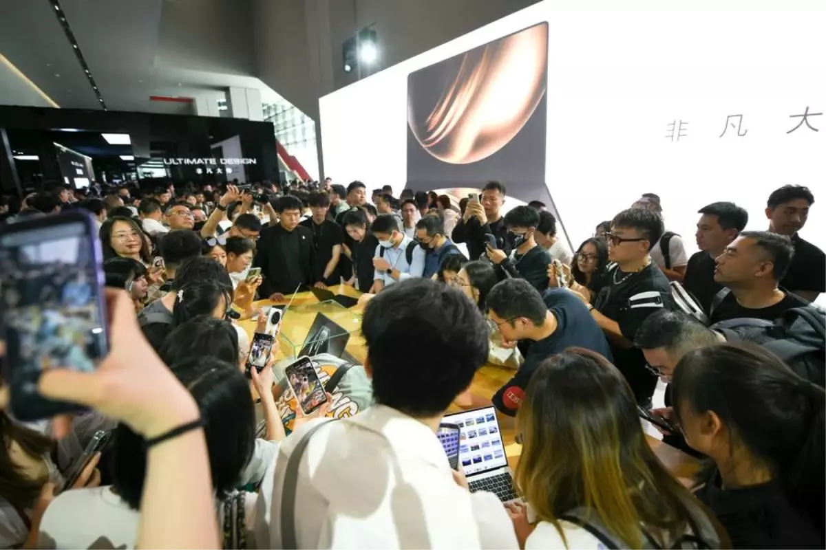 Huawei HarmonyOS 8 Milyon Geliştirici Çekti