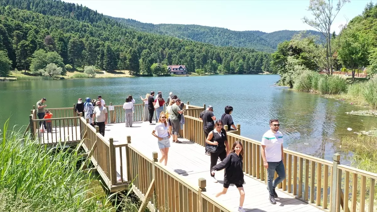 Bolu Gölcük Tabiat Parkı Tatilcileri Ağırladı