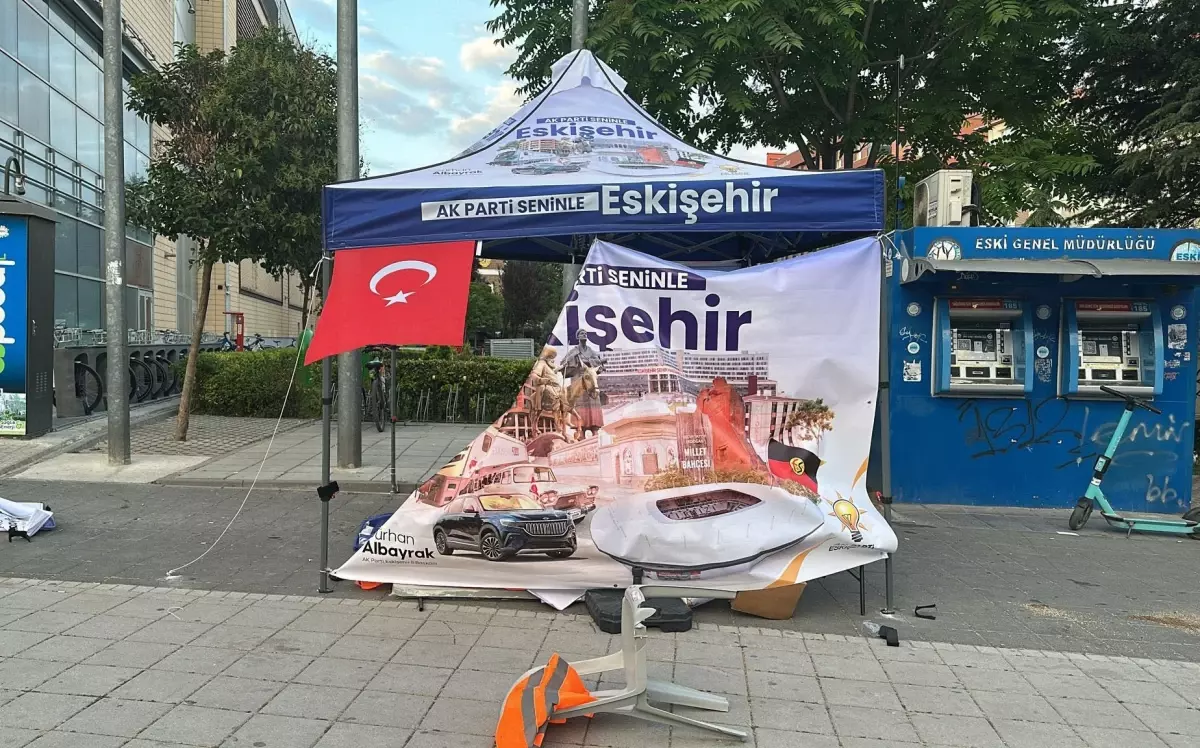 AK Parti Standına Vandalizm