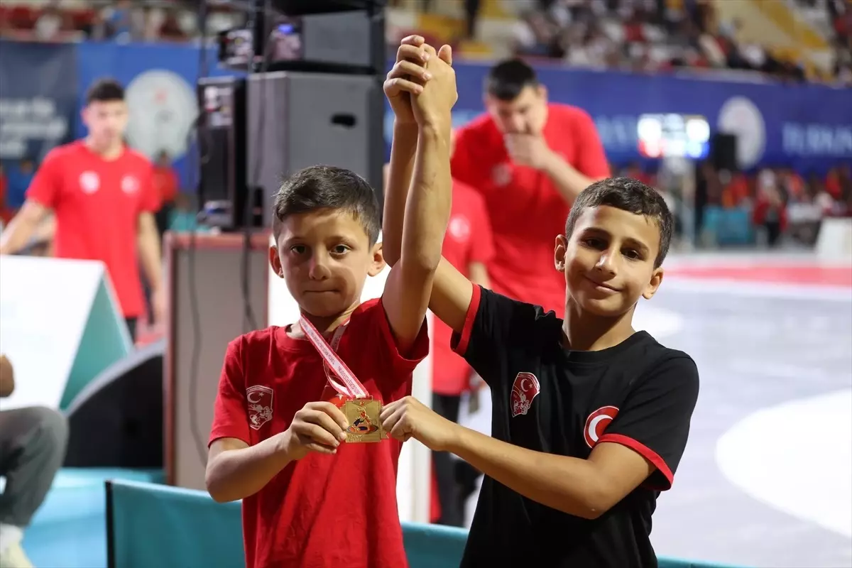 Centilmen Güreşçi Akıncan Yıldırım