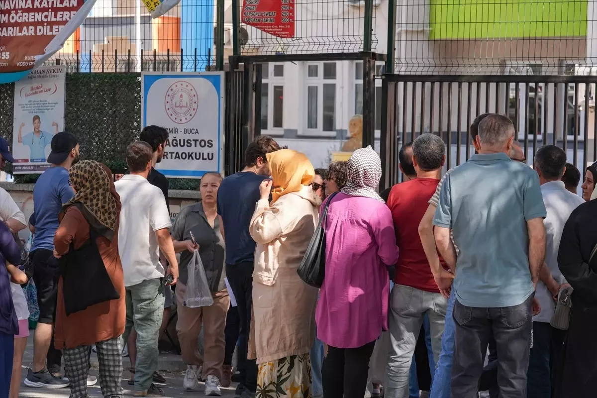 2025-YKS AYT İzmir ve Denizli'de Başladı