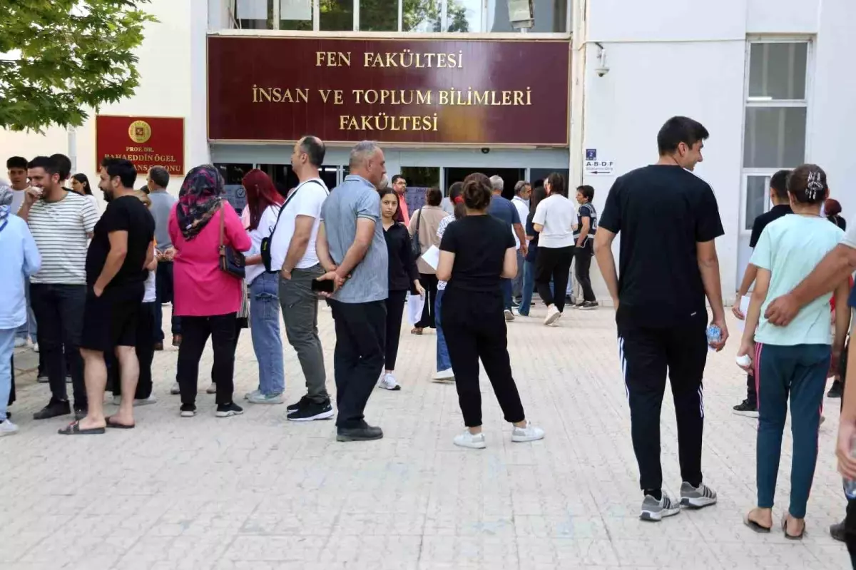 Elazığ'da YKS Maratonu Devam Ediyor