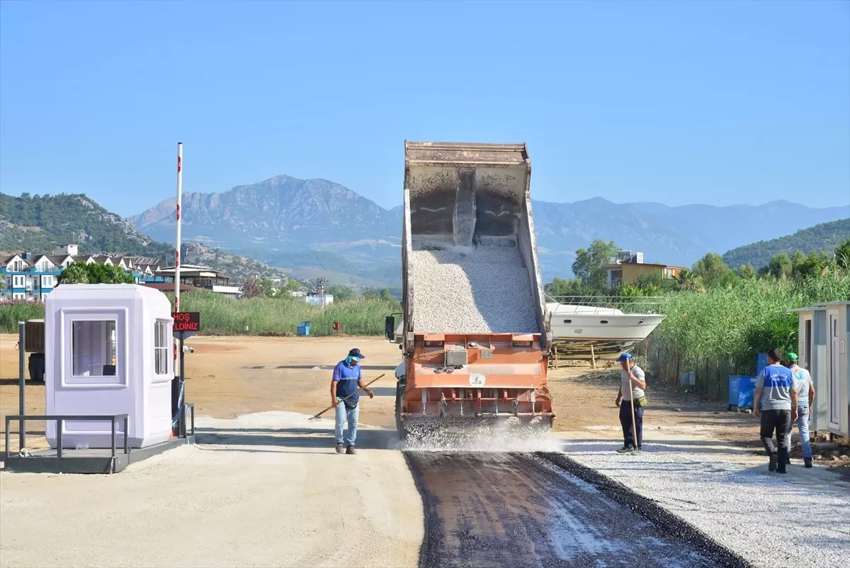 Kumluca'da Asfalt Çalışmaları Başladı
