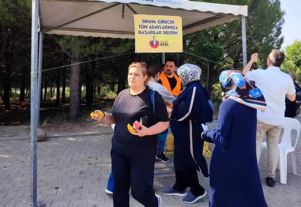 Gediz'de YKS Heyecanı: Belediye Adaylara Moral Desteği Verdi