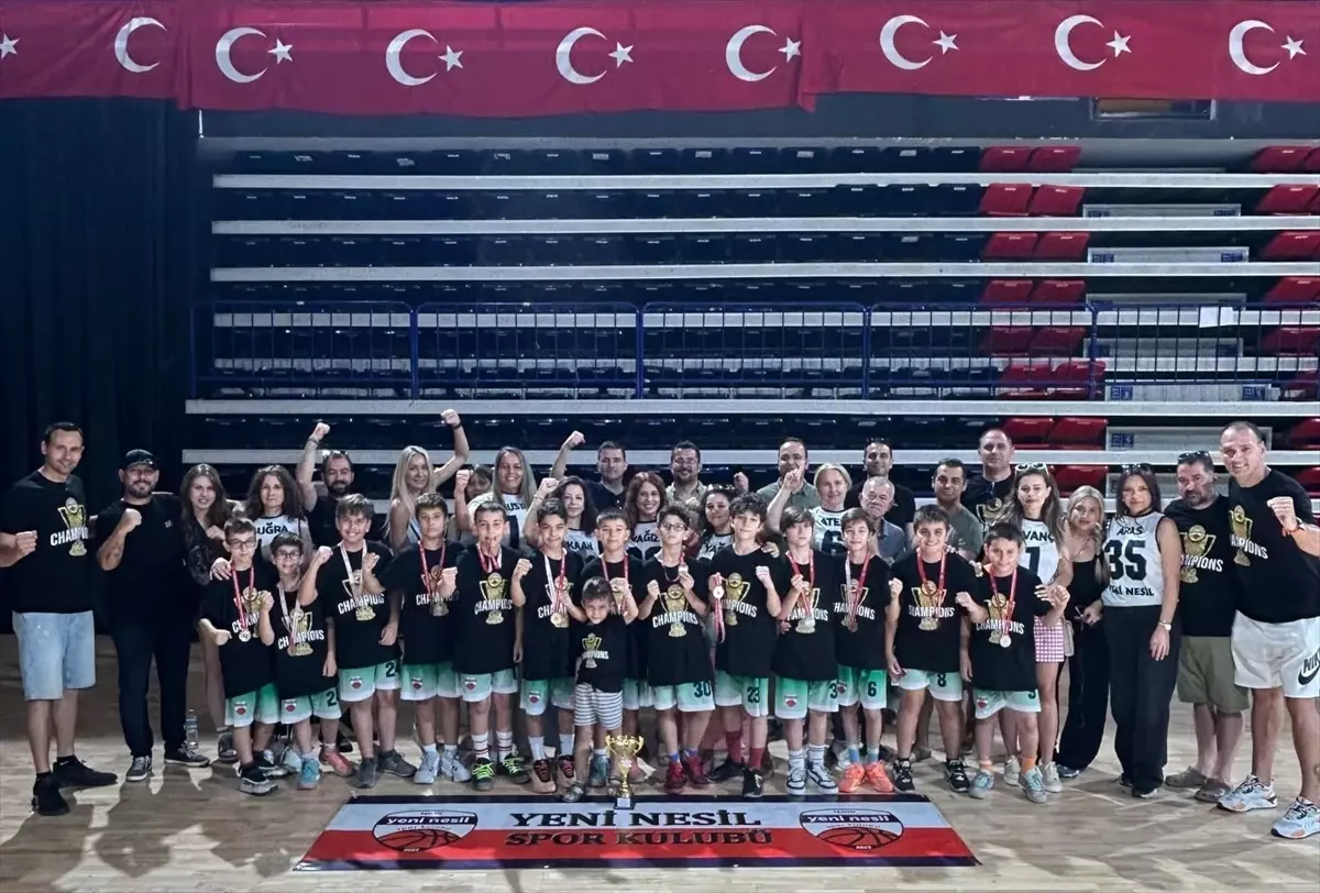 İzmir Yeni Nesil Spor Kulübü İki Kupa Kazandı