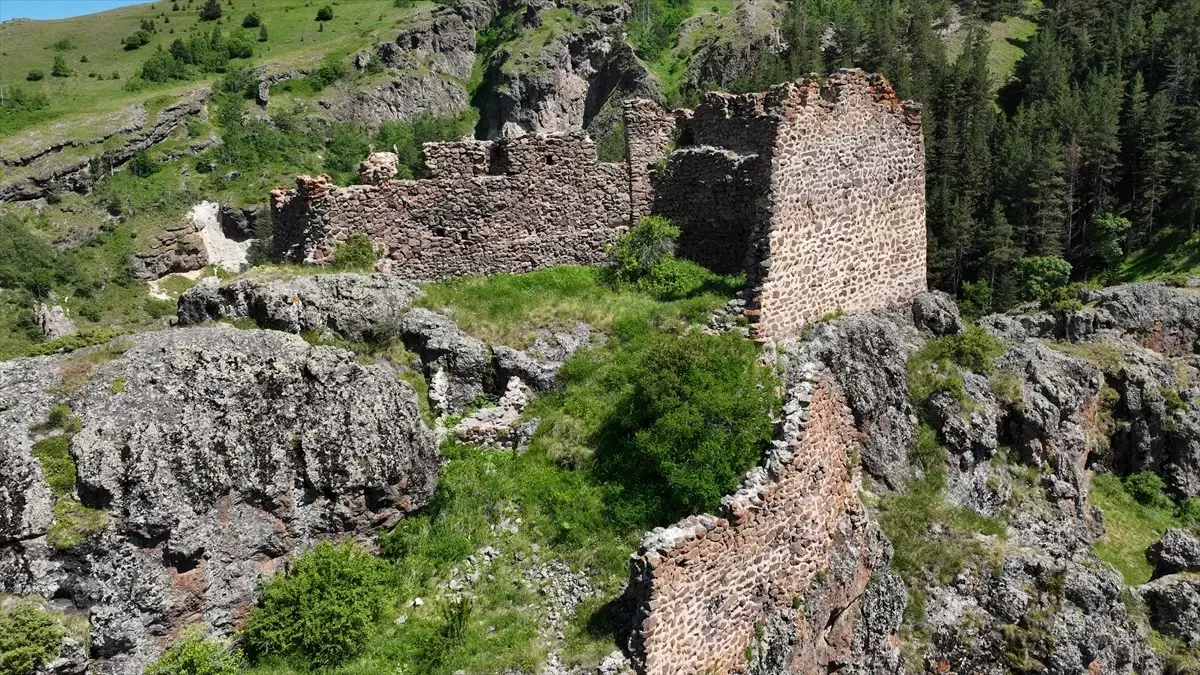 Hırçer Kalesi Dronla Görüntülendi