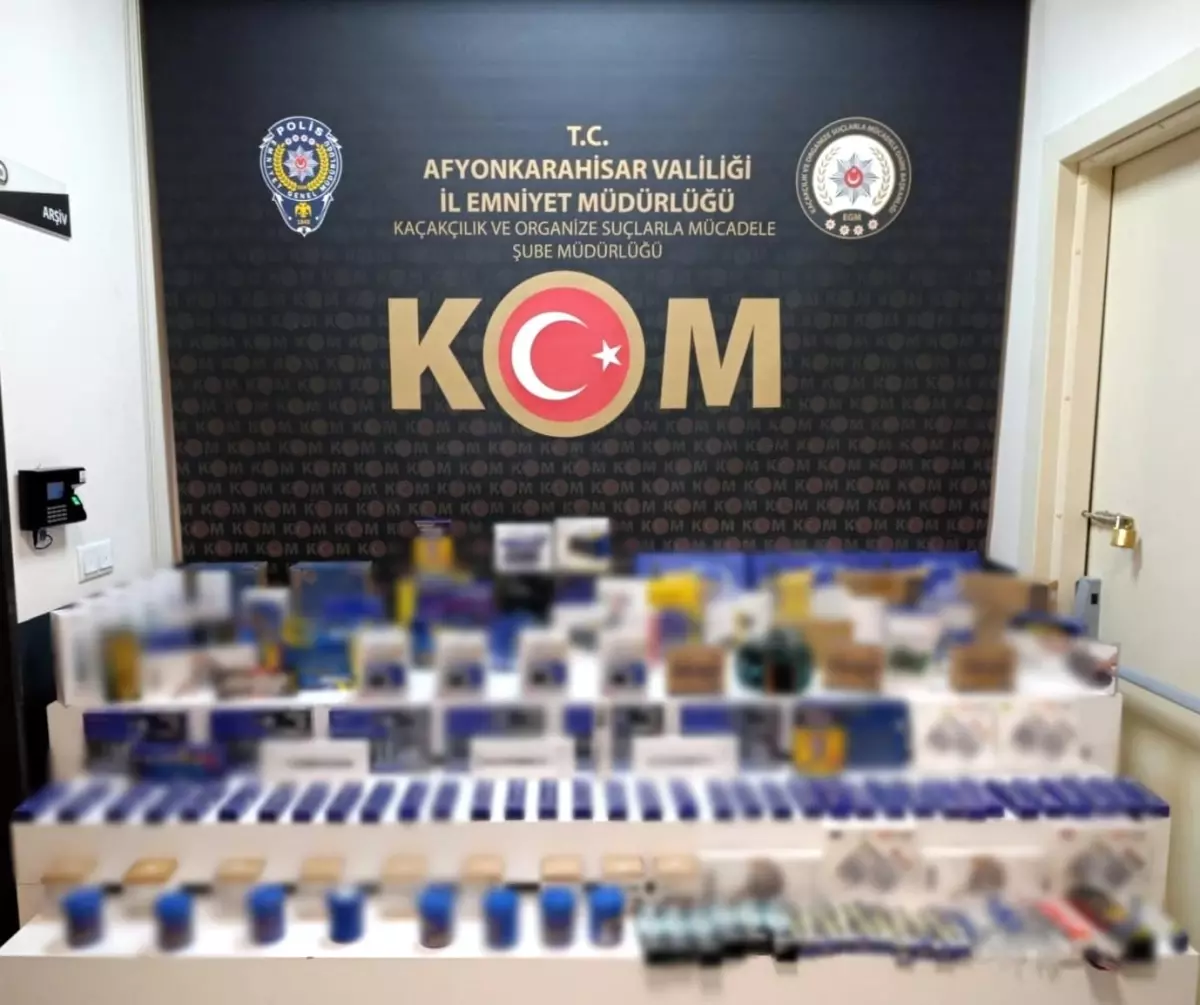 Afyonkarahisar'da Kaçak Telefon Tamir Aparatları Ele Geçirildi