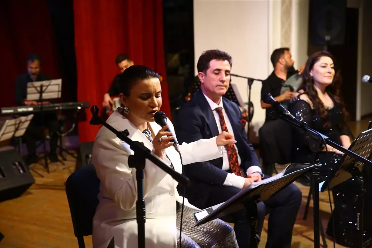 Bakü'de Alevi-Bektaşi Dinletisi
