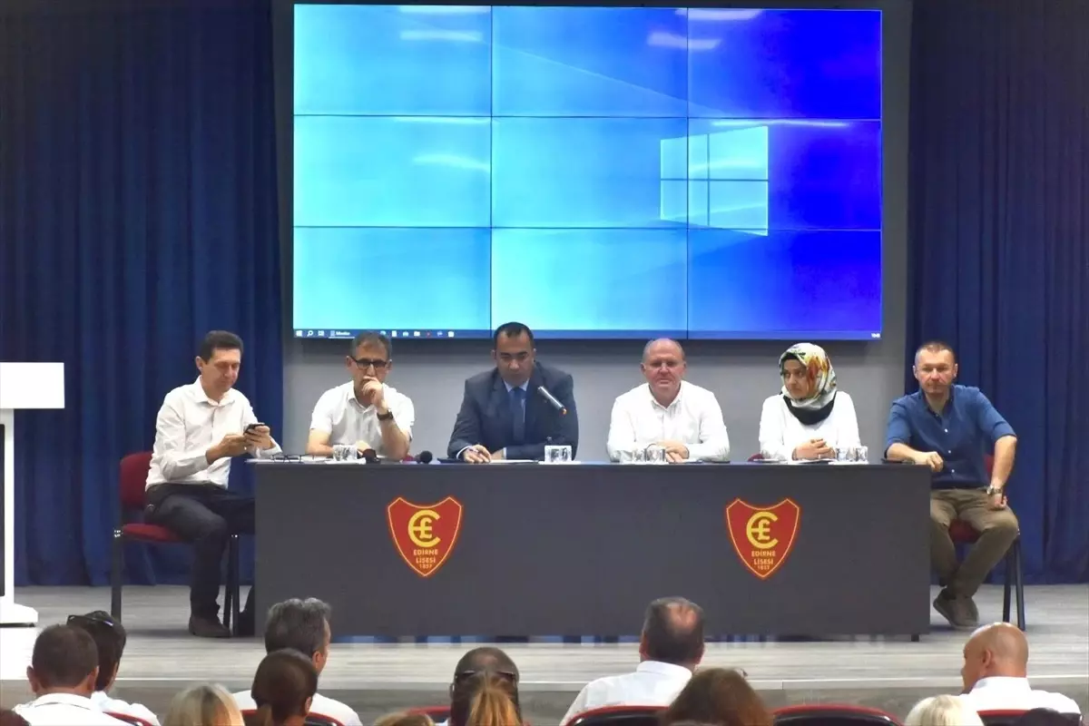 Edirne'de Aile Yılı Eğitimi Düzenlendi