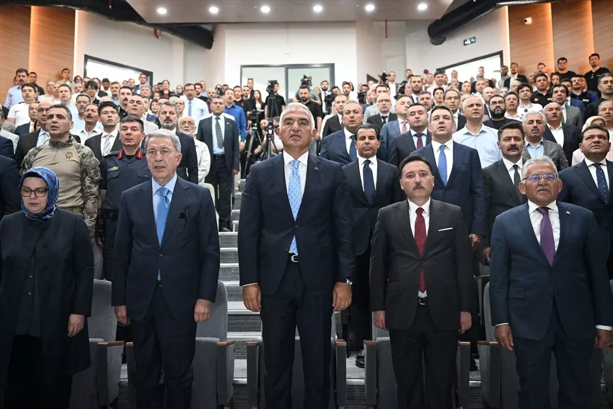 Kültür ve Turizm Bakanı Ersoy, Kayseri'de kütüphane açılışında konuştu Açıklaması