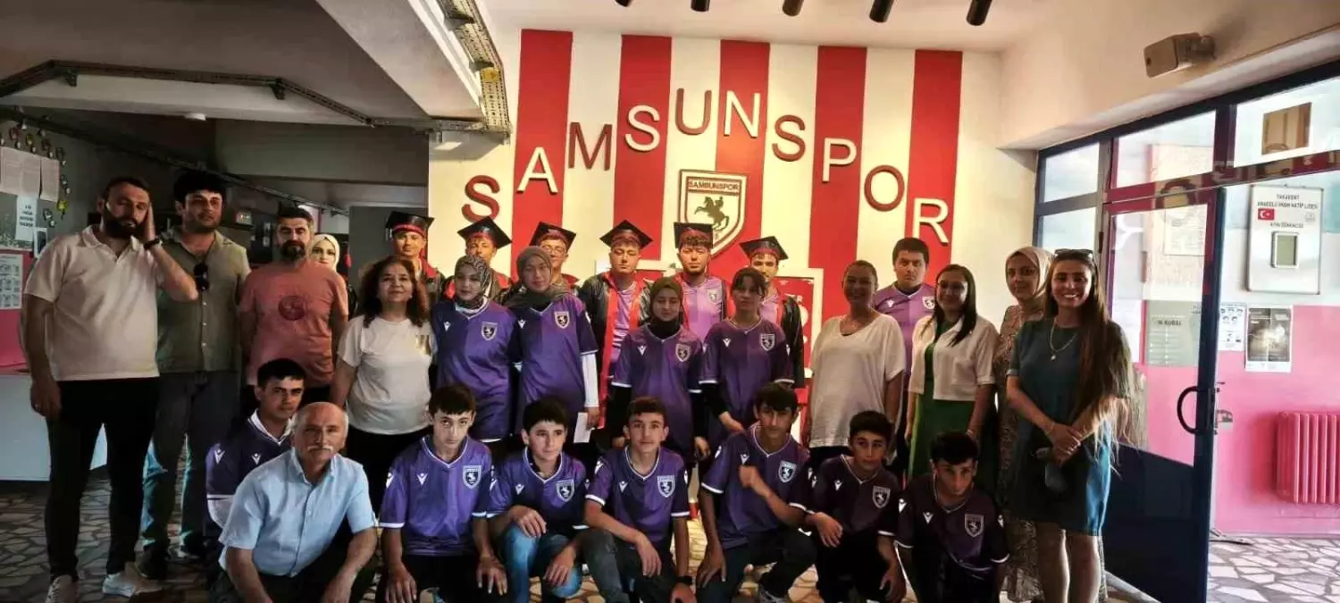 Yakakent Anadolu İmam Hatip Lisesi'nde Samsunspor Köşesi Açıldı