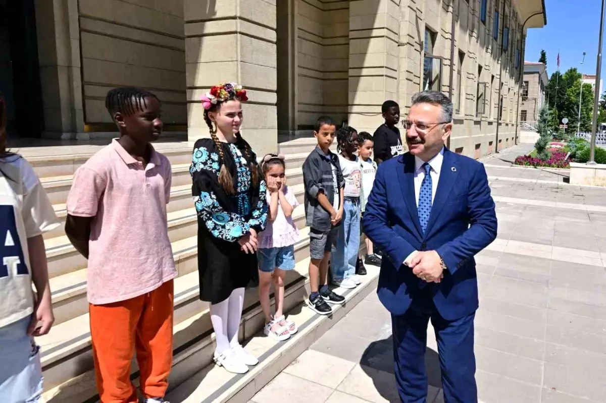 Vali Aksoy, Çocuk İşçiliği için Video Çekimine Katıldı