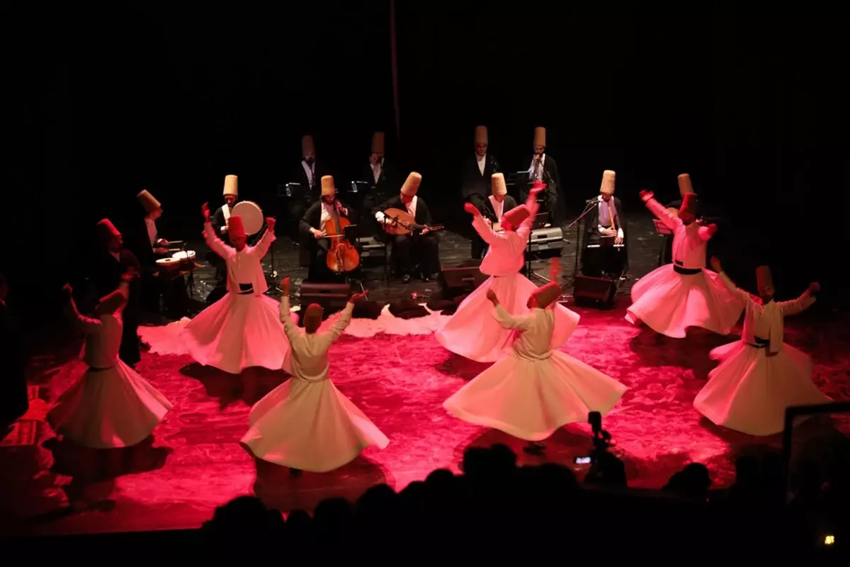 Konya Büyükşehir Belediyesi ekibinden Tunus'ta sema gösterisi