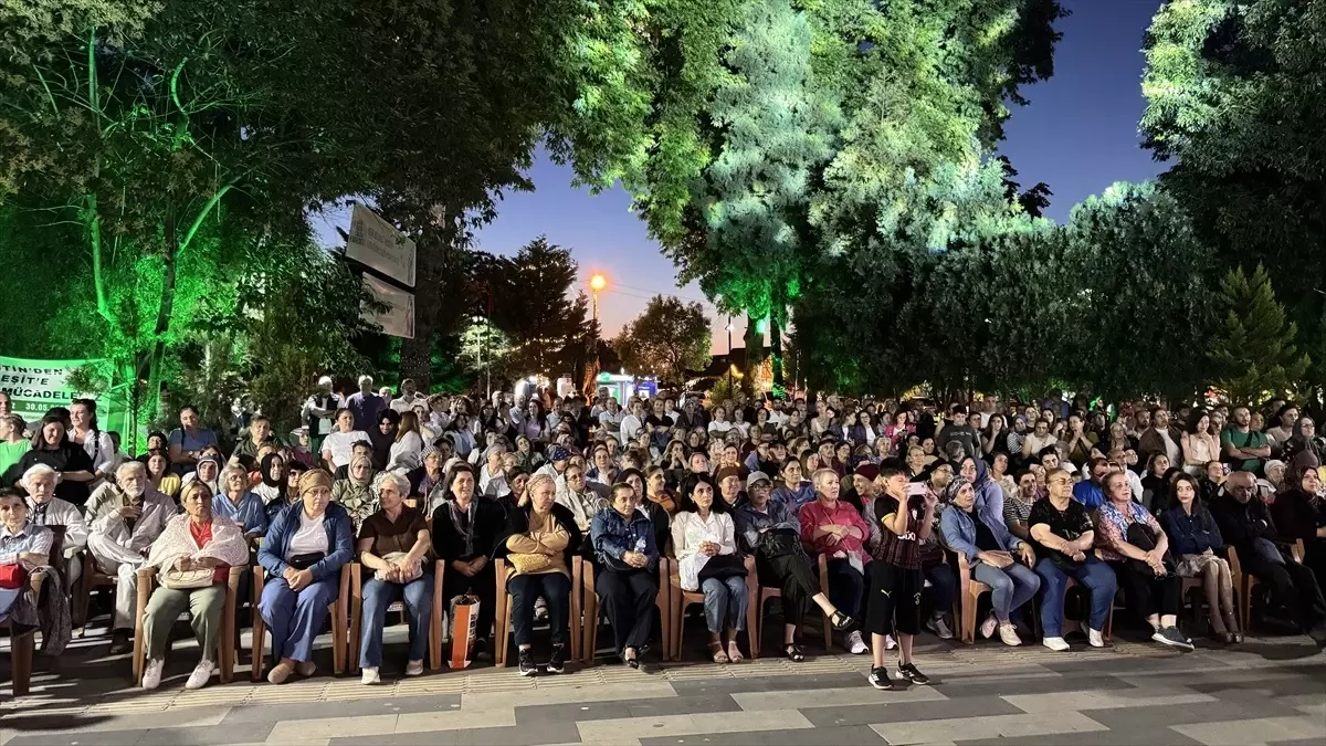 Kazım Koyuncu'yu Anma Konseri Hopa'da Düzenlendi