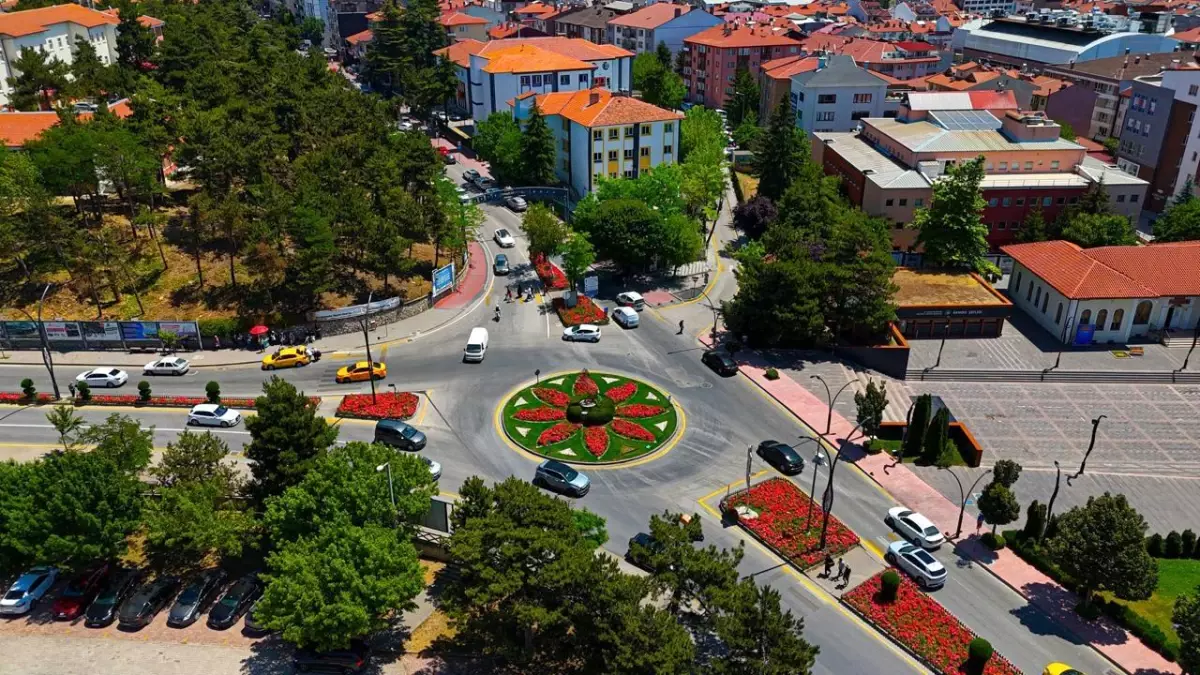 Bolu'da 561 Bin Gül Şehri Süsledi