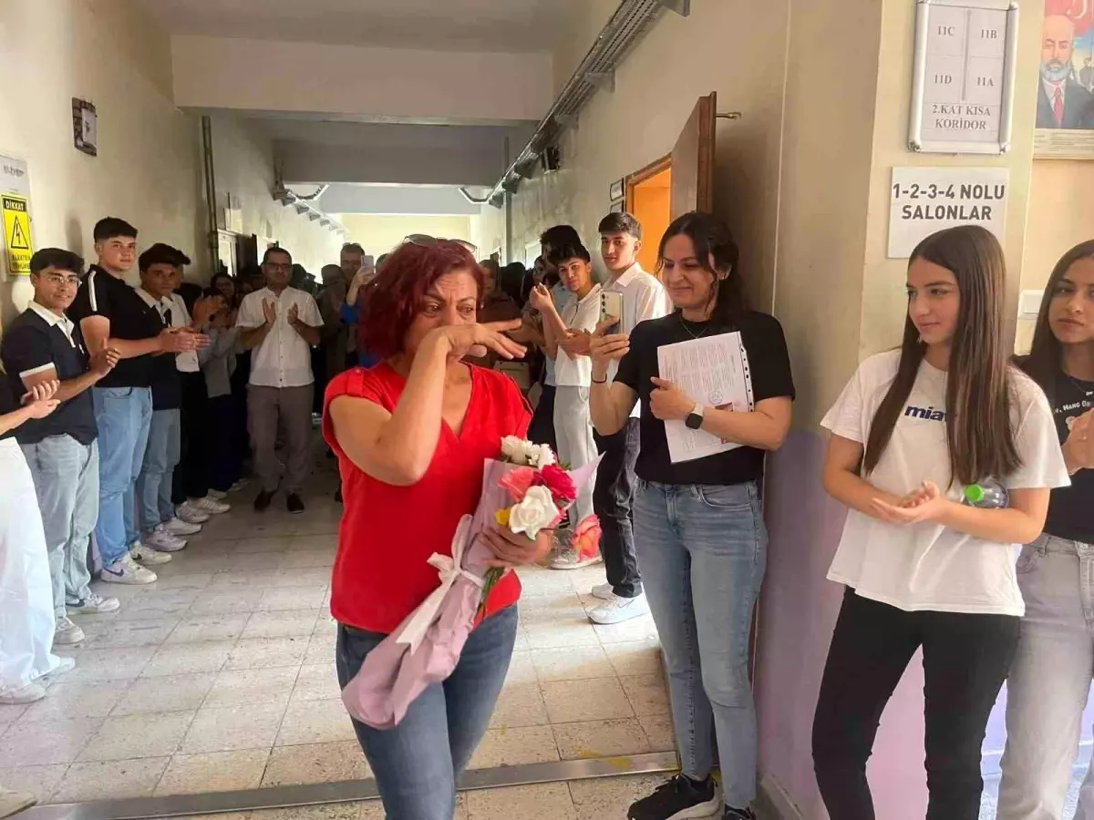 Veda Sürprizi: Pembe Mavuş'a Duygusal Uğurlama