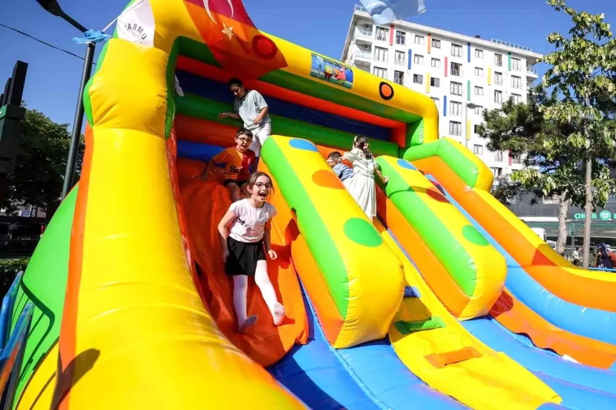 Ümraniye'de Çocuk Festivali Coşkusu Başladı