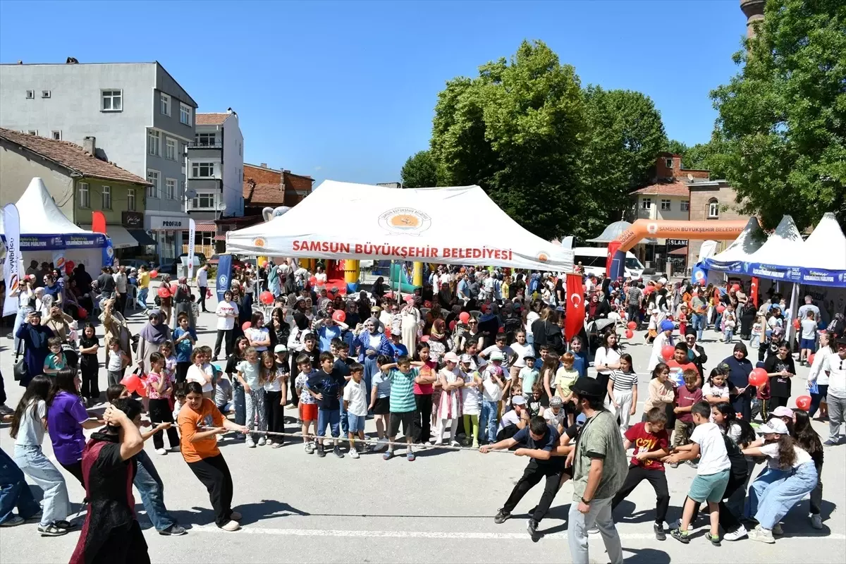 Çocuklar Ladik'te Eğlendi