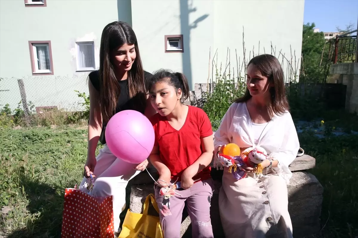 Öğrenciden Engelli Çocuk İçin Kampanya