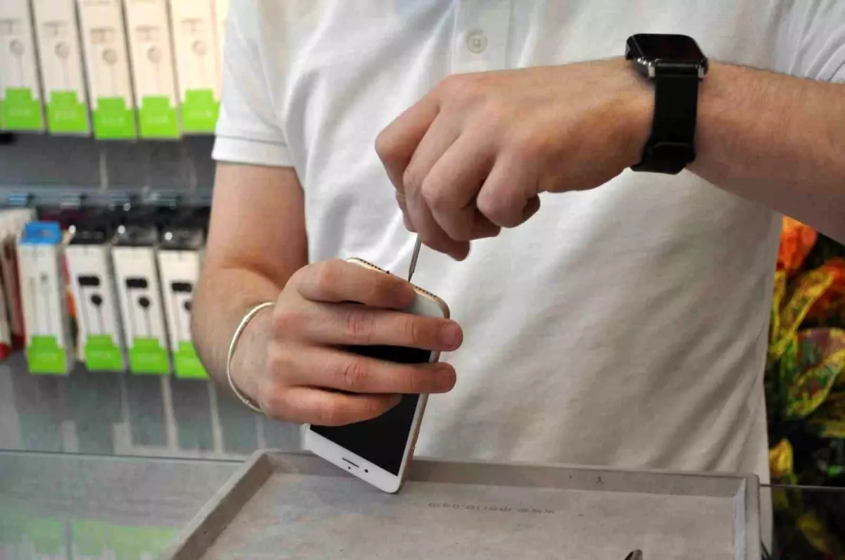 Yaz Aylarında Telefon Şarj Uyarısı