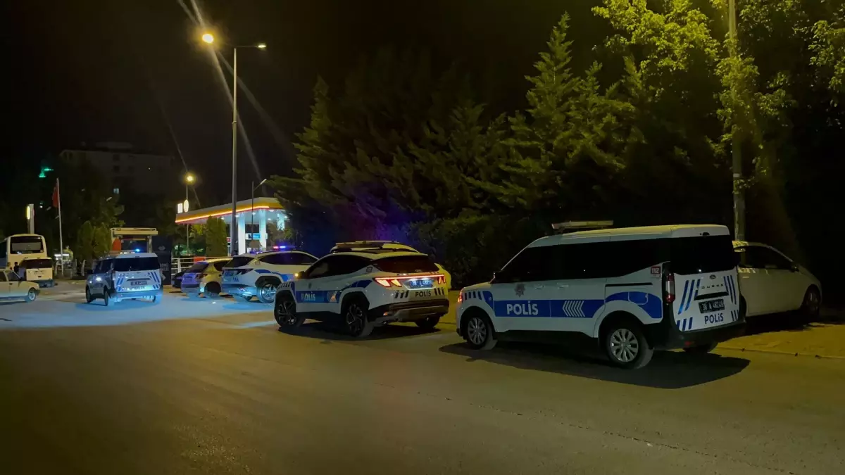Kızlar Arasında Bıçaklı Kavga