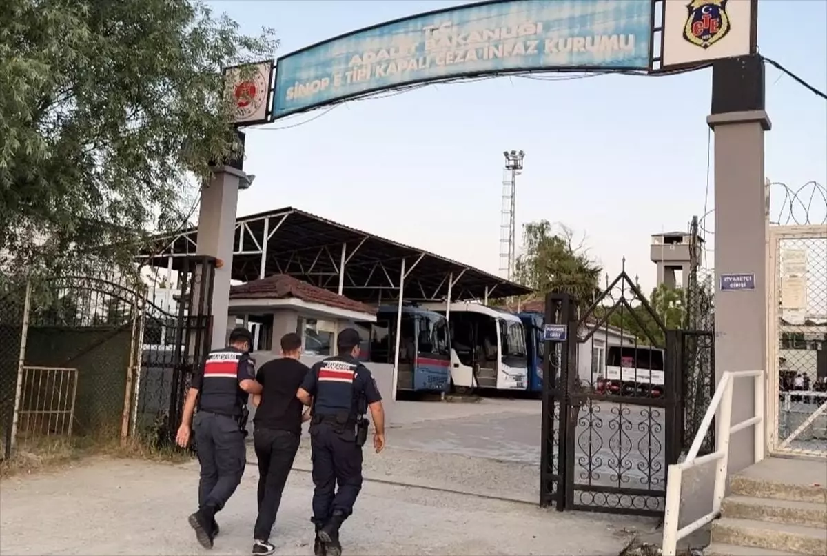 Motosikletle Polise Çarpan Sürücü Tutuklandı