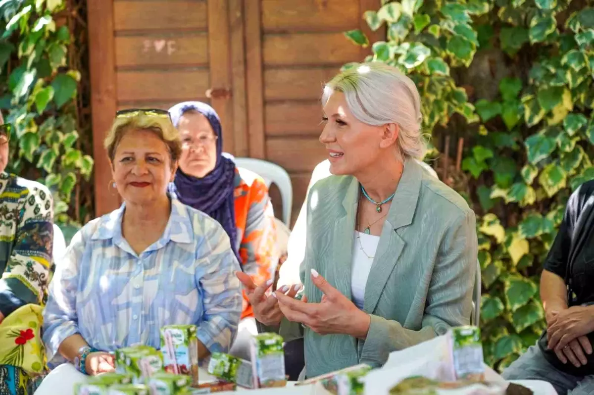 Bilecik'te Üretici Kadınlar için Önlük Giyme Töreni Düzenlendi