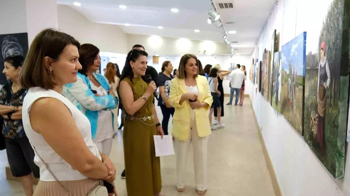 Kadın Sanatçılardan 'Bir Fırça, Bin Duygu' Sergisi