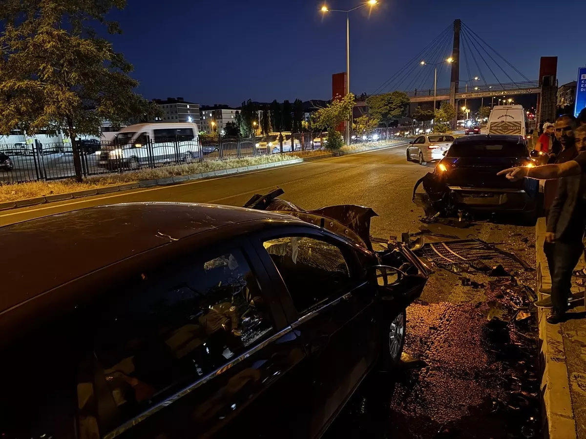 Bingöl'de 4 Araçlı Trafik Kazası