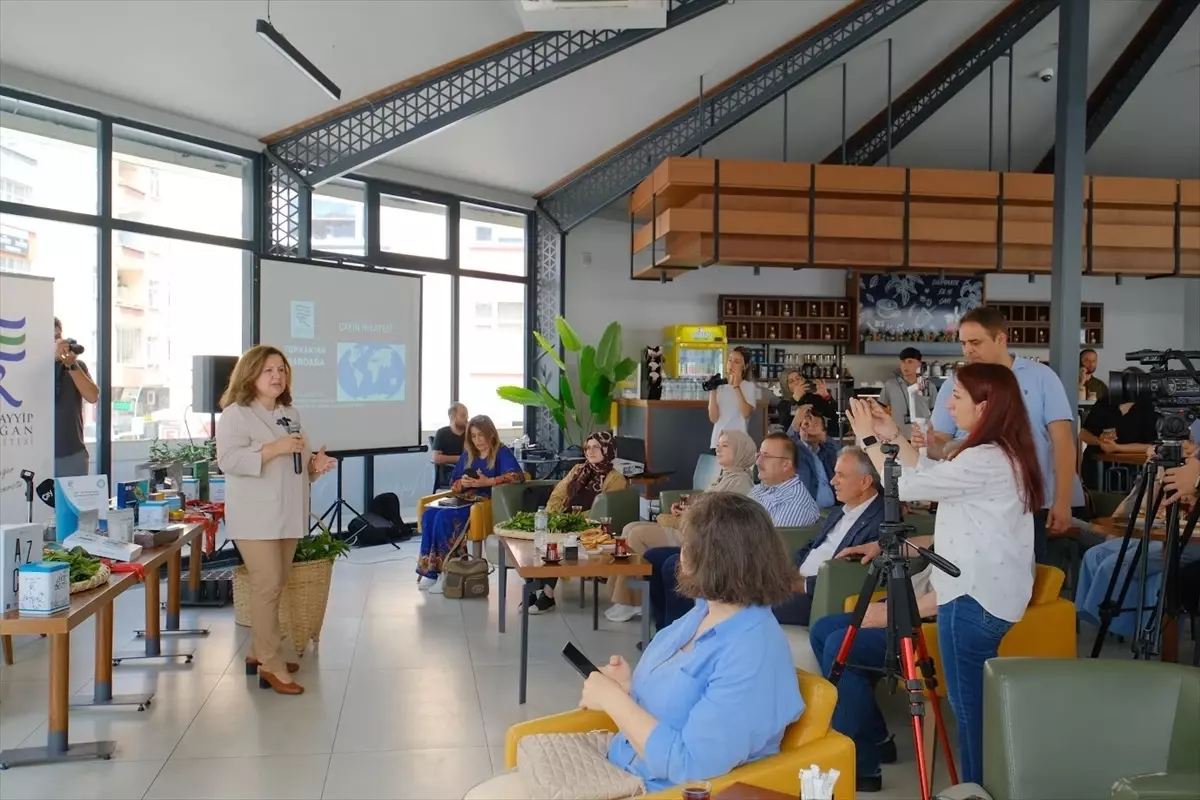 Evrende Su Arayışı: Gençlerle Bilim Kafe Söyleşisi