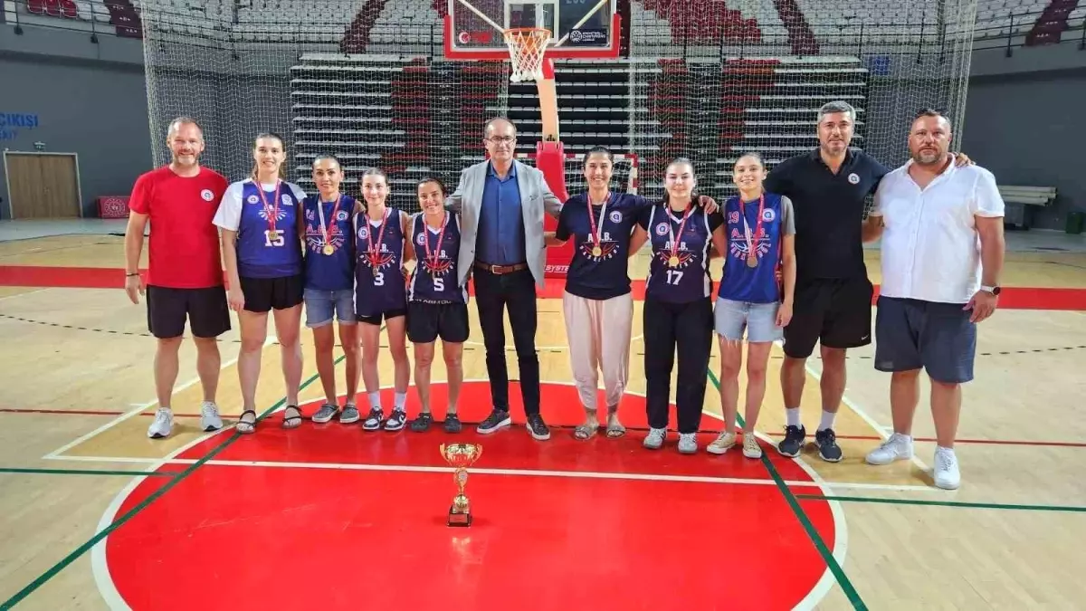 Antalya Büyükşehir Belediyesi Spor Kulübü Kadınlar Ligi'nde Şampiyon Oldu