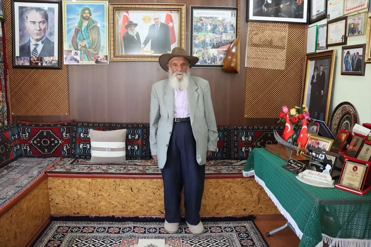 96 Yaşındaki Alevi Dede'den Birlik Mesajı
